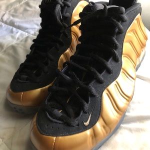 Metallic foam posits